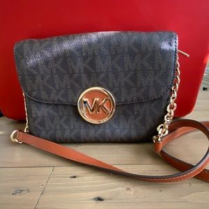 Michael Kors Crossbody
